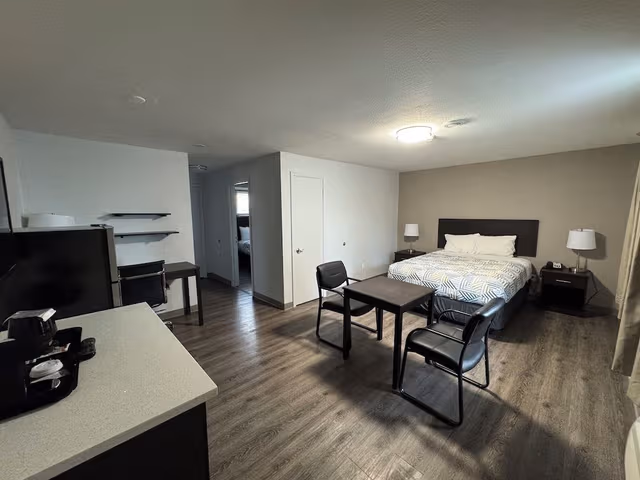 Standard Suite, 2 Queen Beds, Non Smoking
