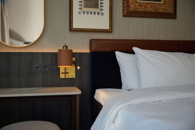 KING SUPERIOR SPA ROOM WITH HARBOUR VIEW