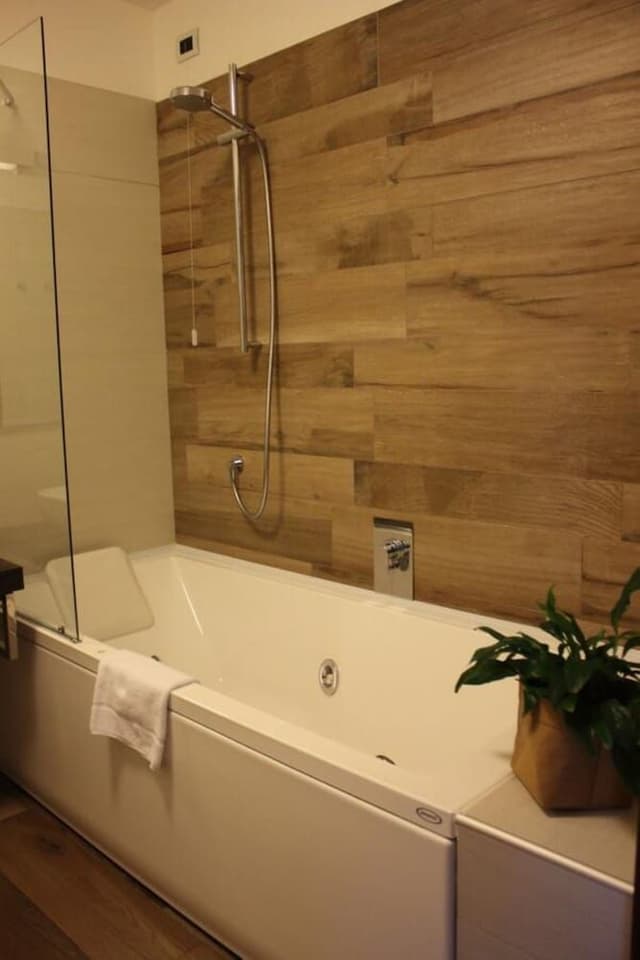 Suite (2 people)