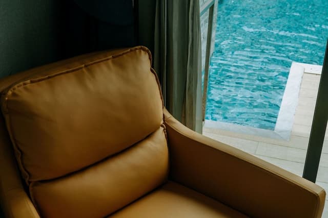 Deluxe Pool Access Room
