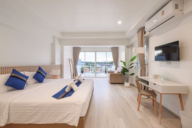Deluxe Sea View