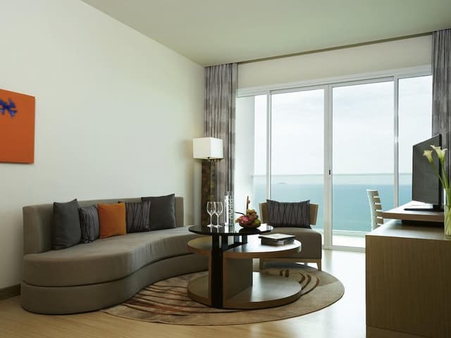 Executive Suite, 1 King Bed, Sea View