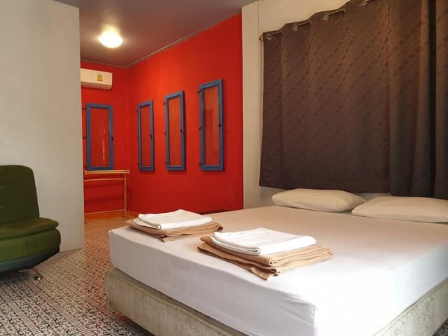 Signature Room, Non Smoking