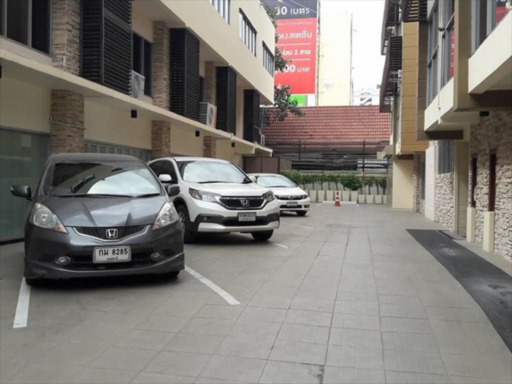 เดอะ กรีน เบลลส์ (The Green Bells)2