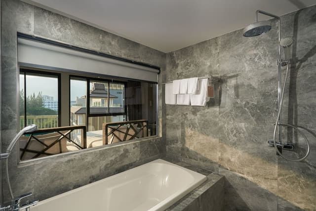 Studio Suite Triple