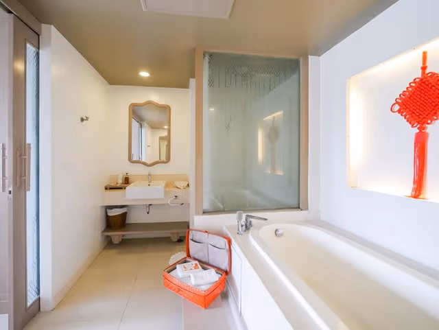 Junior Suite Pool Access