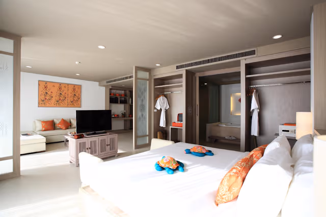 Junior Suite Pool Access