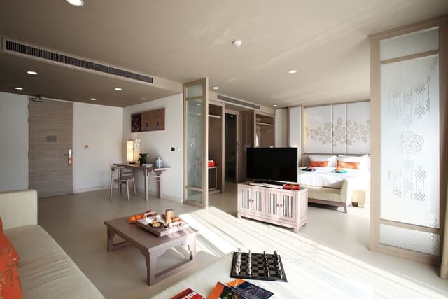 Junior Suite Pool Access