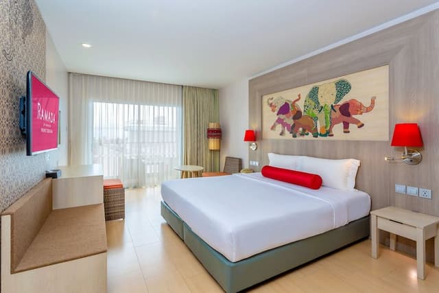 Deluxe Room - Breakfast