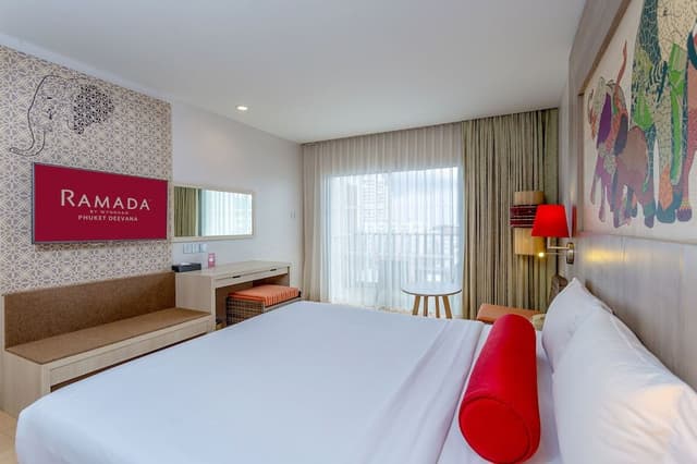Deluxe Room - Breakfast