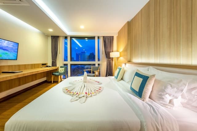 PLAAI Prime Suite One Bedroom