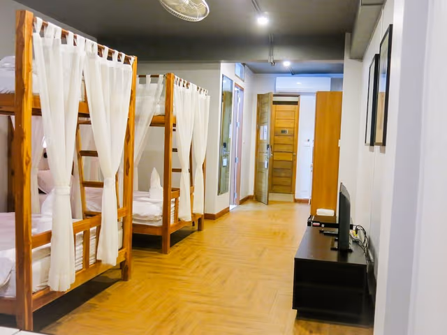 Private room with 4 beds & private bathroom