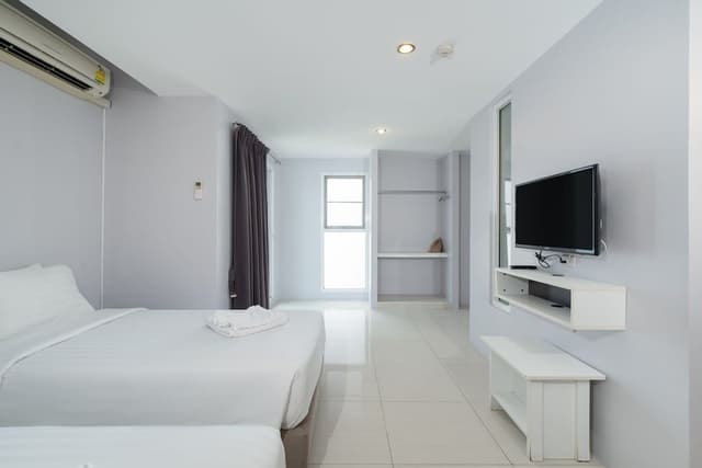 Grand Executive Room