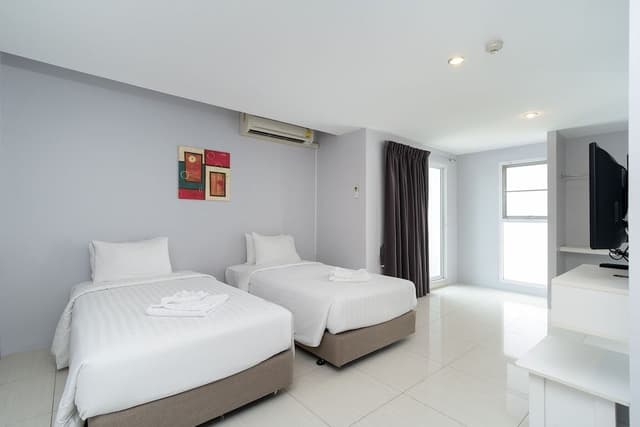 Grand Executive Room