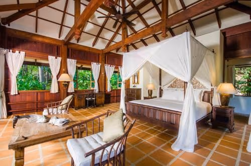 Villa - Beach Front