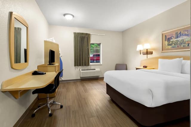 Standard Room, 1 Queen Bed, Non Smoking