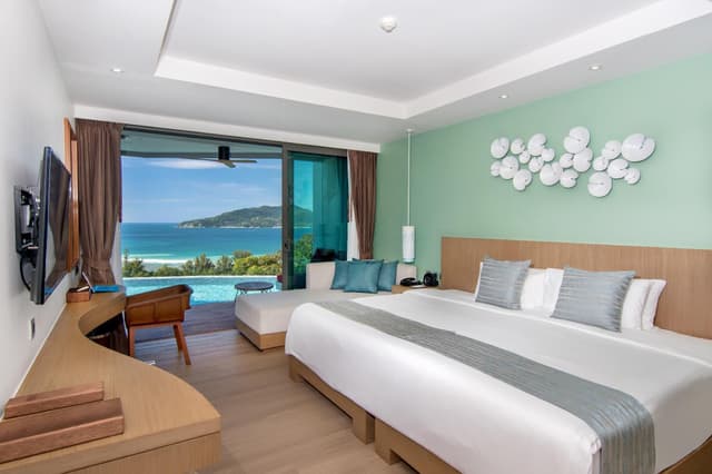 Deluxe Pool Access Panorama View