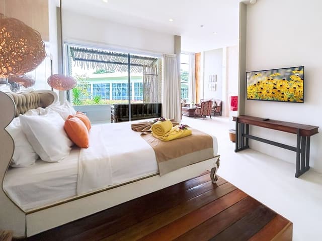 Partial Ocean View Suite