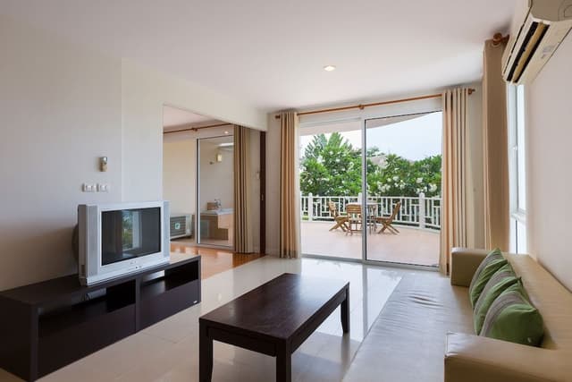 2 Bedroom Apartment with Pool View (No WiFi in room)