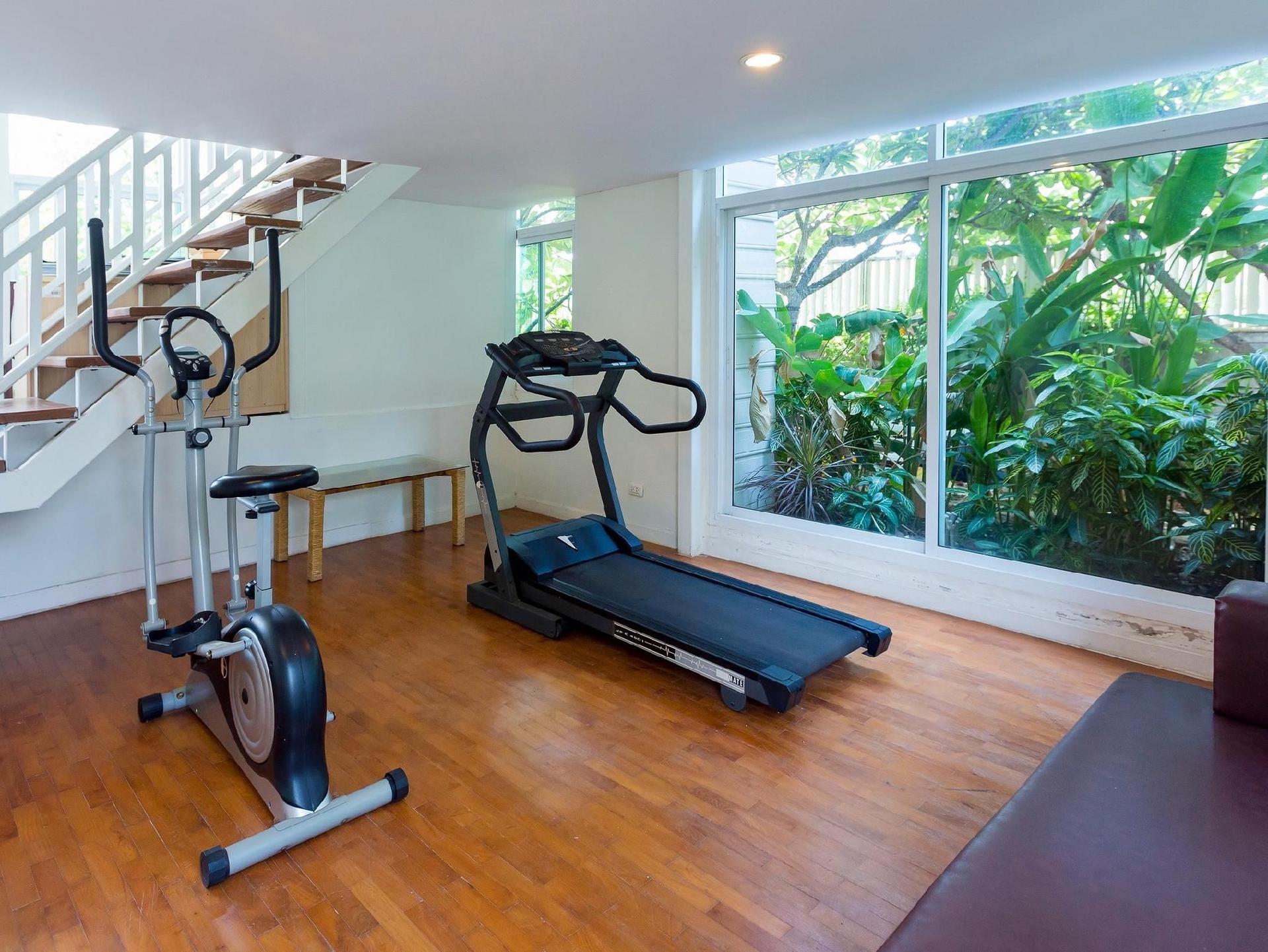บ้านปูลม หัวหิน คอนโดมิเนียม (Baan Poolom Beachfront Condominium)2