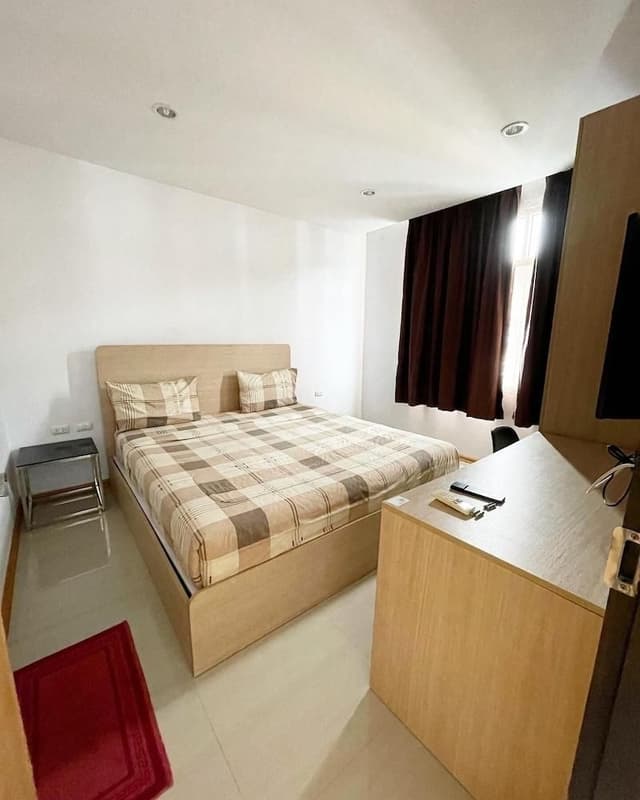 One Bedroom With Kitchenette Apartment