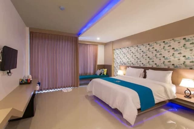 Deluxe Double Room, Pool Access