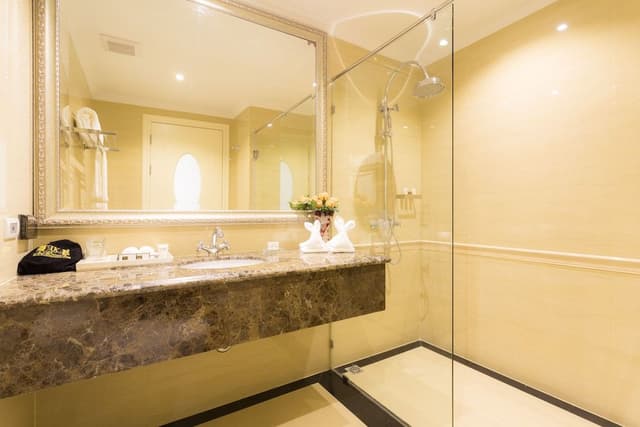 Family Suite, 2 Bedrooms, City View