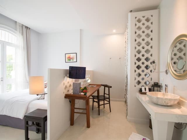 Junior Suite with Bathtub