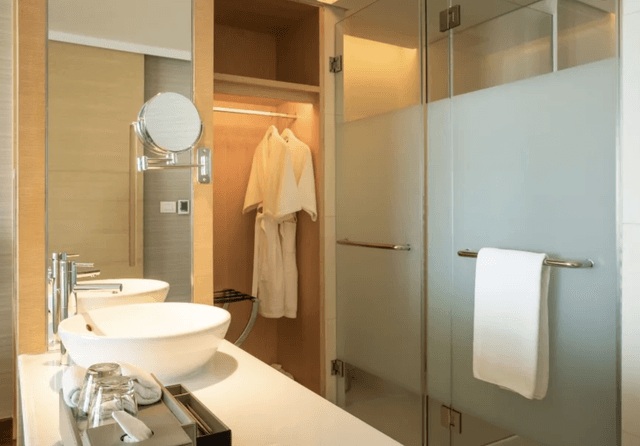 One Bedroom River View Suite