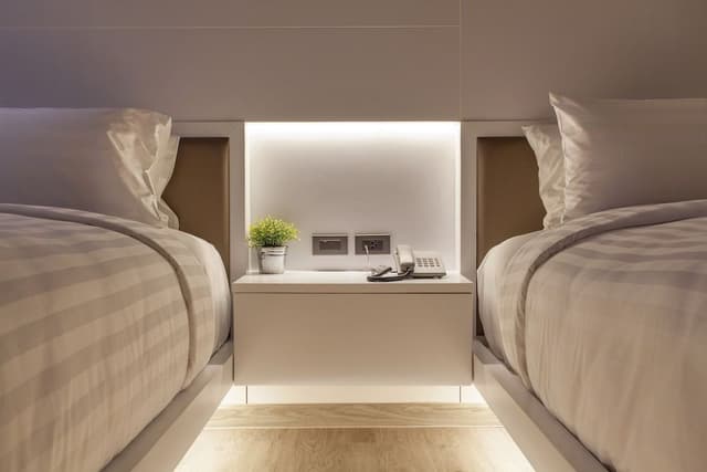 Signature Pool View with Twin Bed