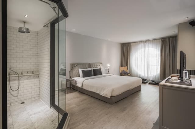 Deluxe Room - King Bed