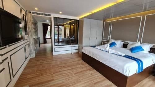 Signature Suite