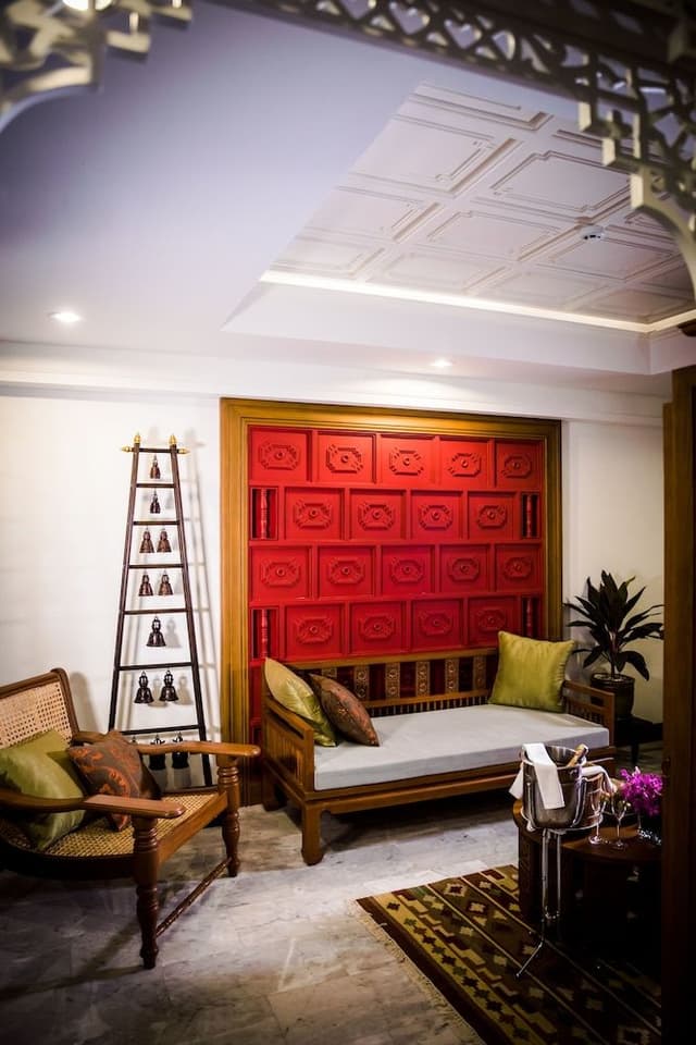 Riverfront Colonial Suite