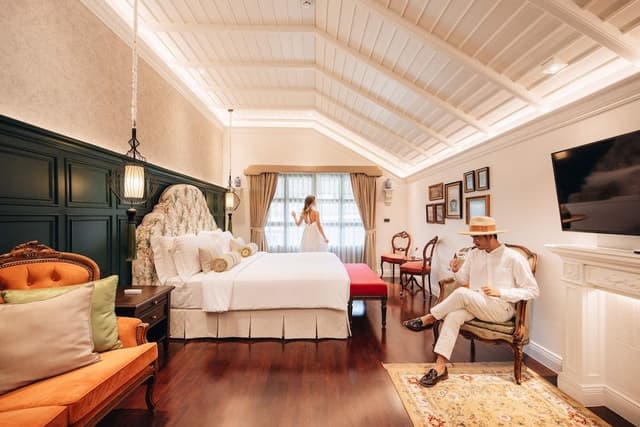 Romantic Corner Suite