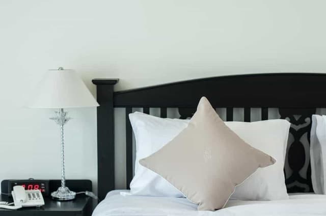 Deluxe Room (Please Show Staff ID Card On Check In Date)