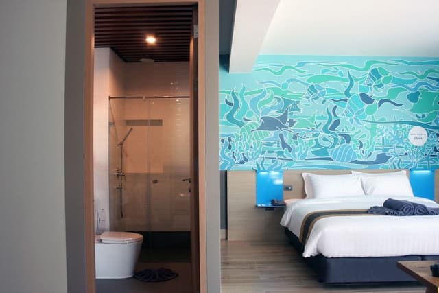 Grand Corner Room