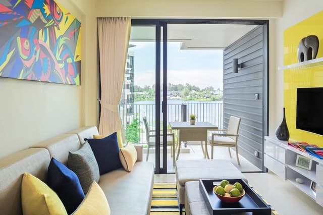 1 Bedroom Water