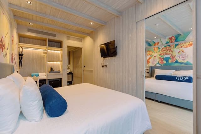 Deluxe Family Room