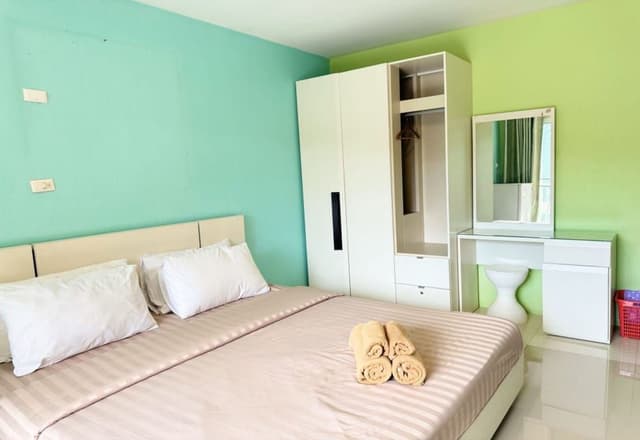 Deluxe Room, Pool View
