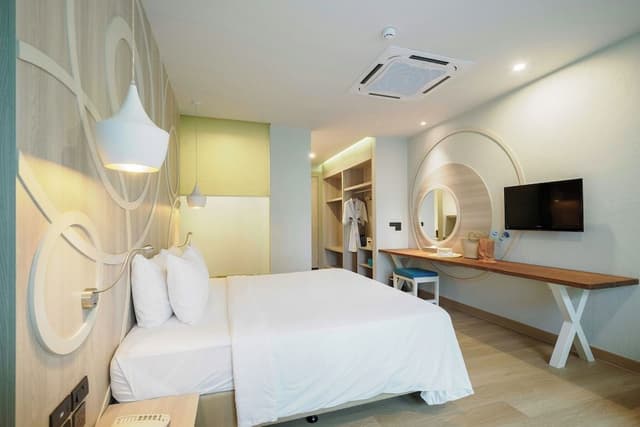 Bay Room