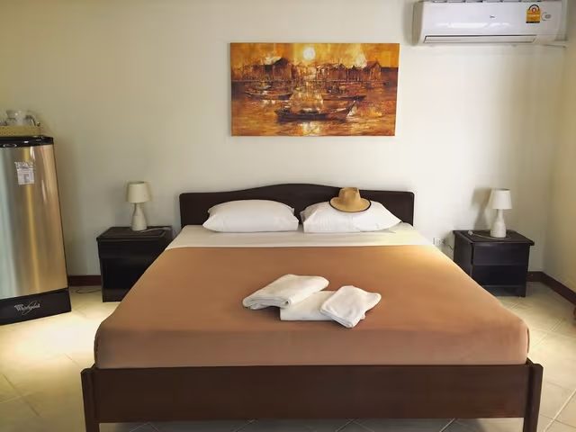 Standard Room, 1 Double Bed, Accessible, Courtyard View