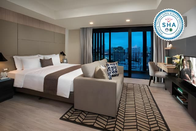 Executive Studio Room with King-Size Bed