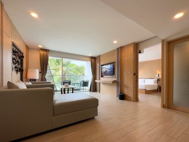 One Bedroom Suite City View
