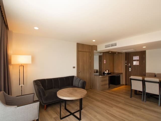 Suite Room with River View