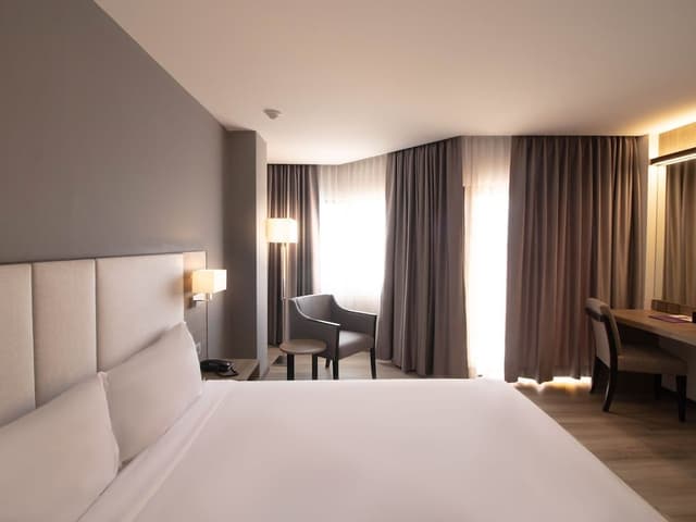 Superior Twin Room with City View