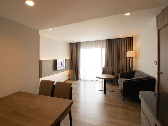 Suite Room with River View