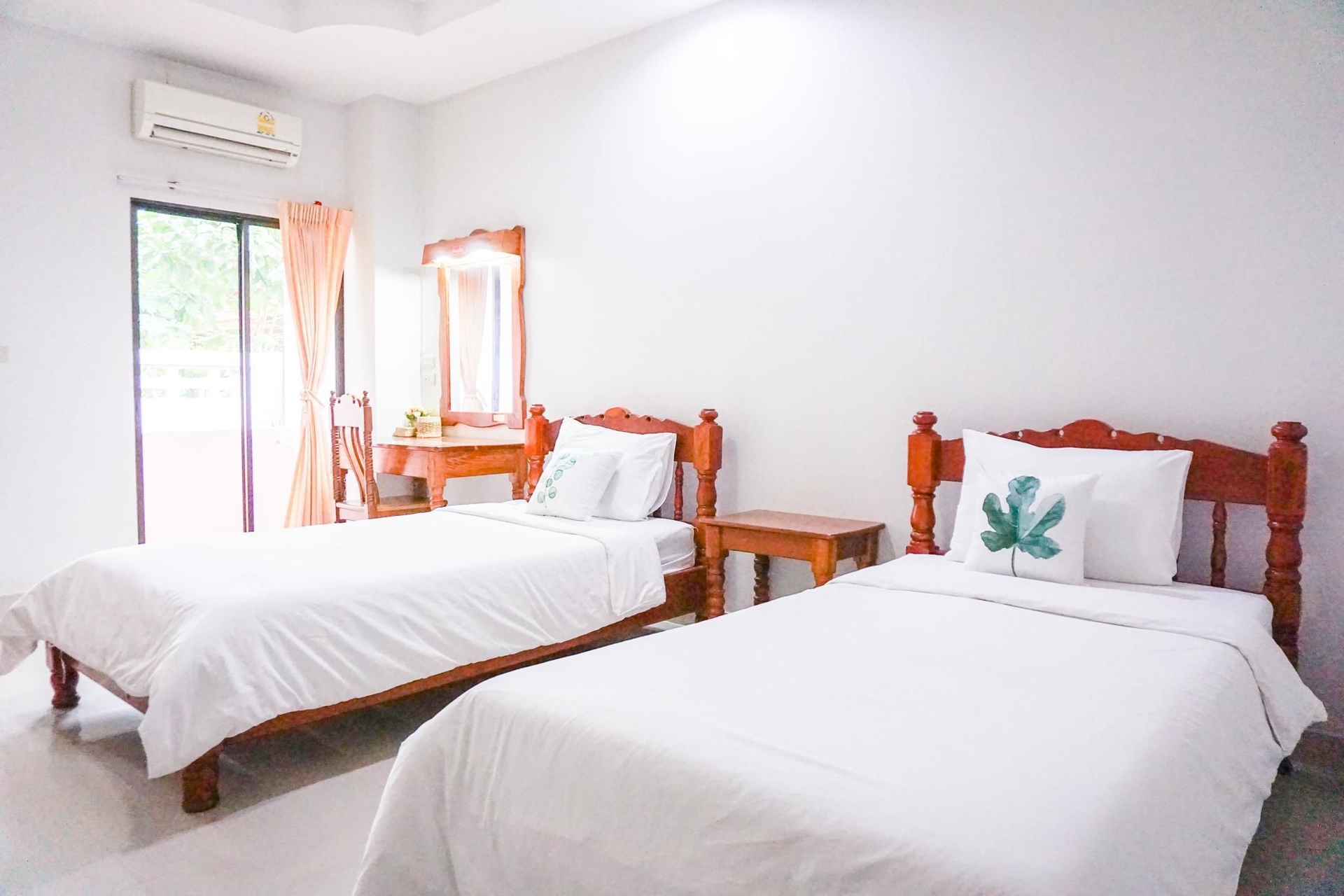 โรงแรมดาหลา รีโนเทล (Dalha Renovtel Hotel)4