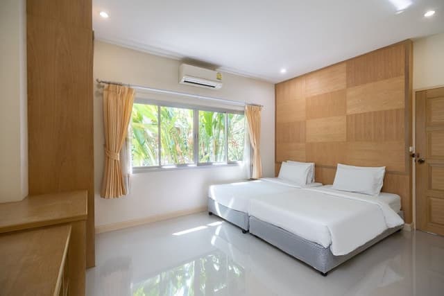 House, 3 Bedrooms, Jetted Tub