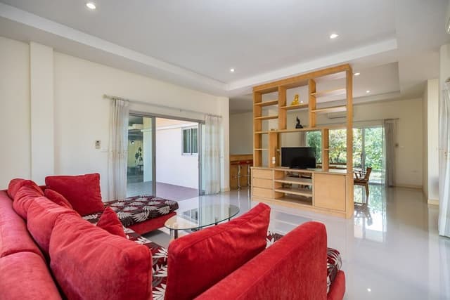 House, 3 Bedrooms, Jetted Tub