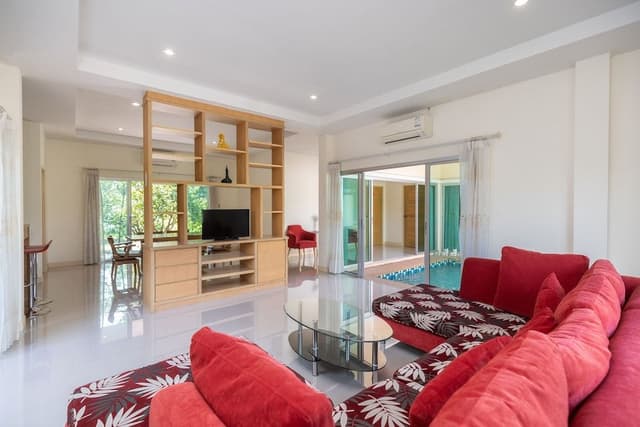 House, 3 Bedrooms, Jetted Tub